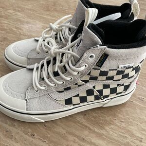 VANS WATERPROOF SNEAKERS